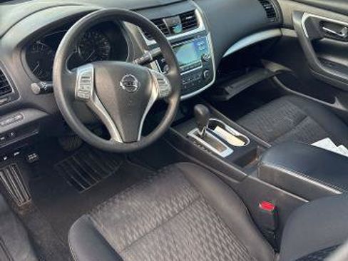 Used 2017 Nissan Altima 2.5 S w/ Power Driver Seat Package FWD image 5