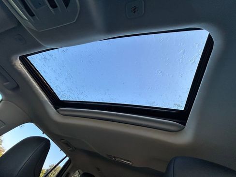 Certified 2025 Toyota Highlander XLE image 31