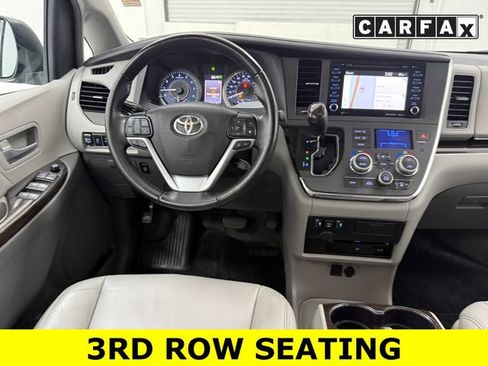 Used 2019 Toyota Sienna XLE w/ Entertainment Package FWD image 31