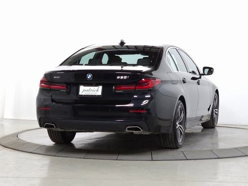 Used 2023 BMW 530i xDrive w/ Premium Package image 10