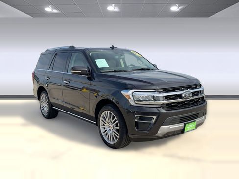 Used 2024 Ford Expedition Limited image 7