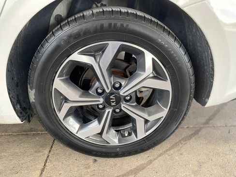 Used 2020 Kia Forte LXS FWD image 25