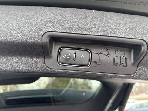 Used 2022 Ford Explorer XLT w/ Class IV Trailer Tow Package image 16