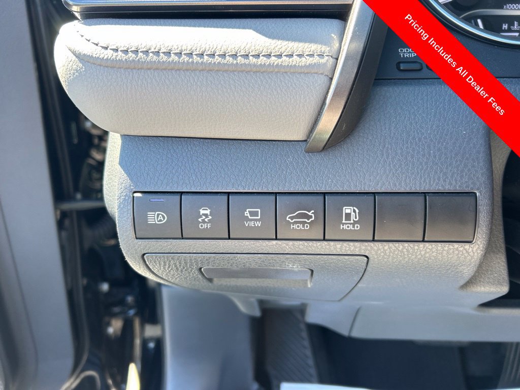 Used 2022 Toyota Camry XLE w/ Navigation Package FWD image 7