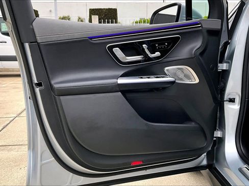 Used 2023 Mercedes-Benz EQE 350+ SUV w/ Exclusive Trim Package image 21