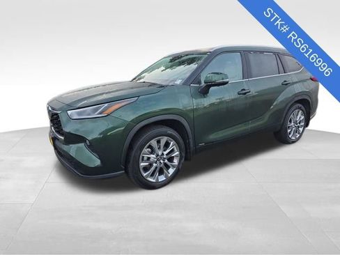 Used 2024 Toyota Highlander Limited image 3
