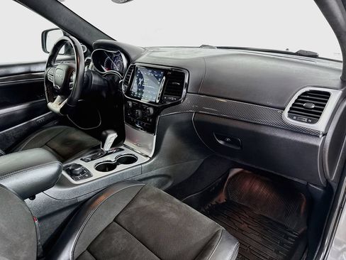 Used 2020 Jeep Grand Cherokee SRT AWD/4WD image 34