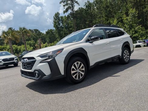 Certified 2025 Subaru Outback Premium AWD/4WD image 8