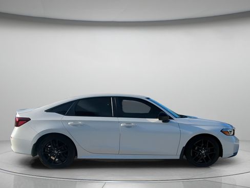 Used 2025 Honda Civic Sport image 32