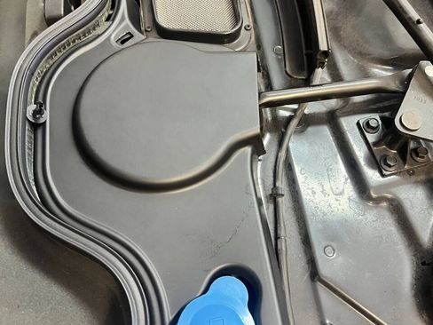 Used 2005 Ford GT RWD image 68