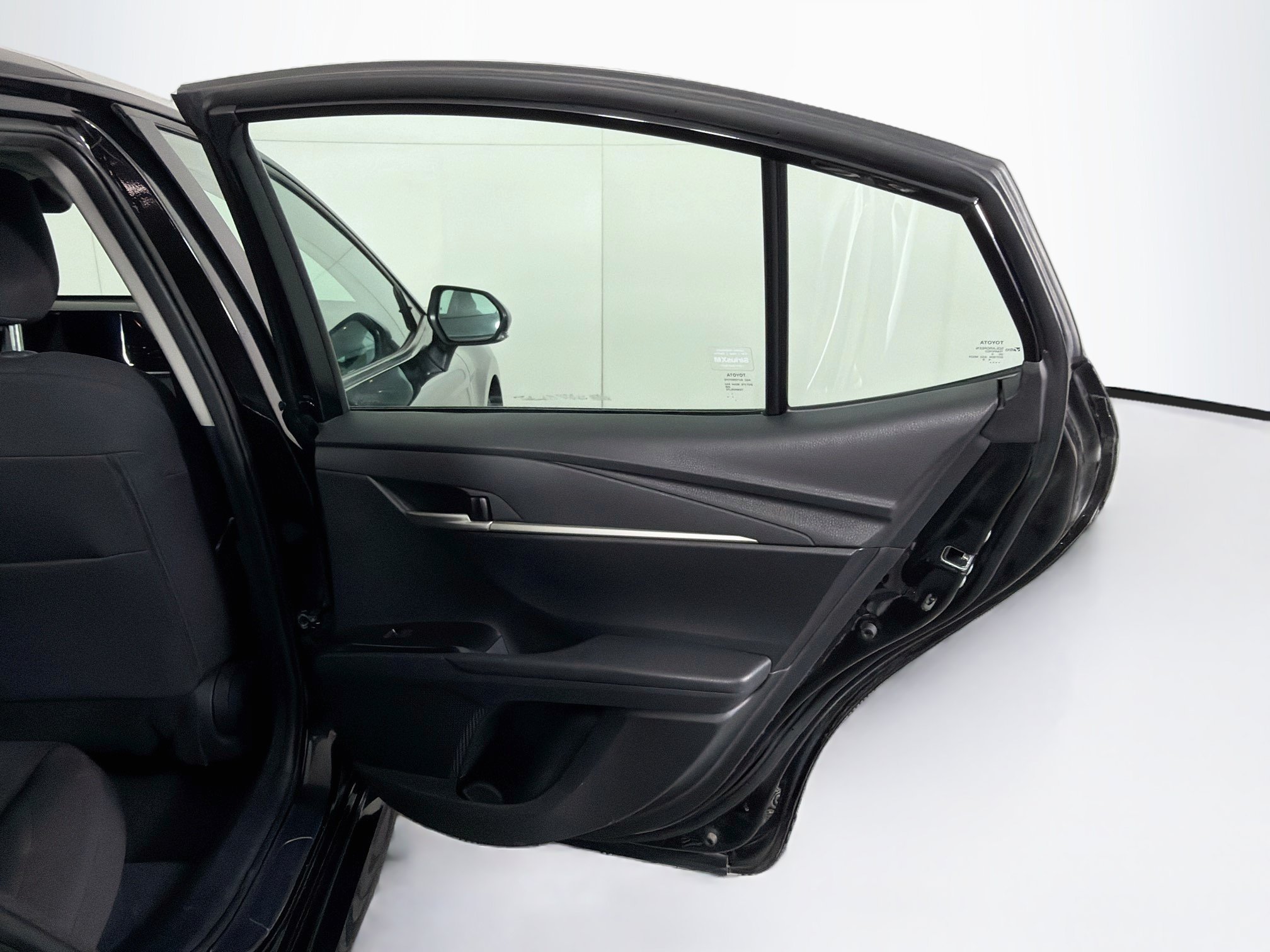 Used 2025 Toyota Camry LE FWD image 29