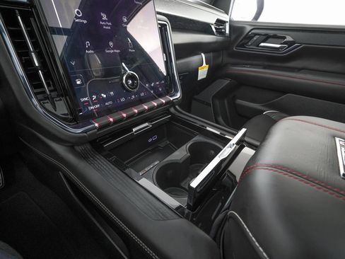 Used 2025 GMC Yukon XL AT4 Ultimate image 26