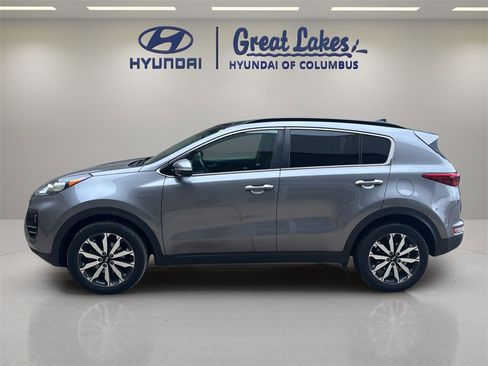 Used 2018 Kia Sportage EX w/ EX Premium Package image 2