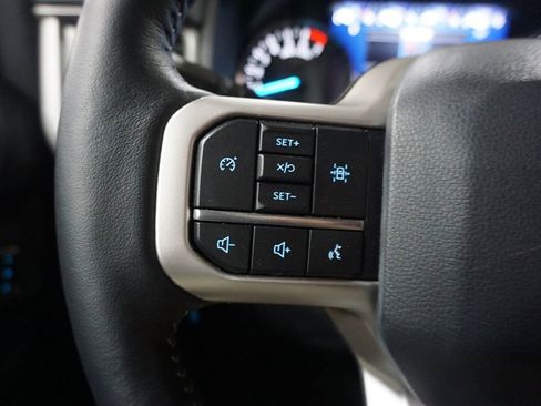 Used 2024 Ford Expedition XLT RWD image 8