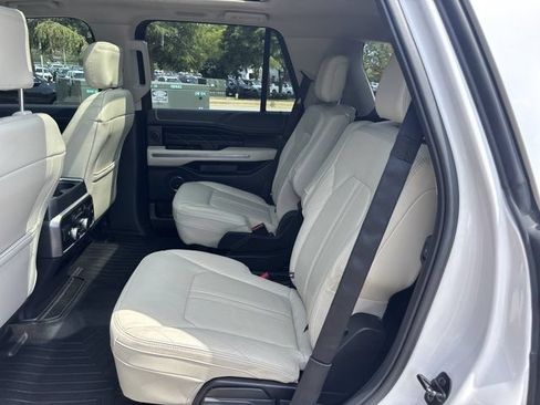 Used 2019 Ford Expedition Platinum AWD/4WD image 18