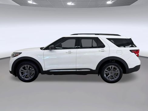 Certified 2025 Ford Explorer Active w/ Active Comfort Package AWD/4WD image 2