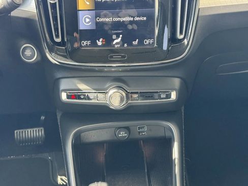 Used 2021 Volvo XC40 T5 Momentum AWD/4WD image 19