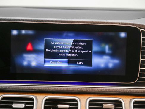 Used 2021 Mercedes-Benz GLS 450 4MATIC image 15