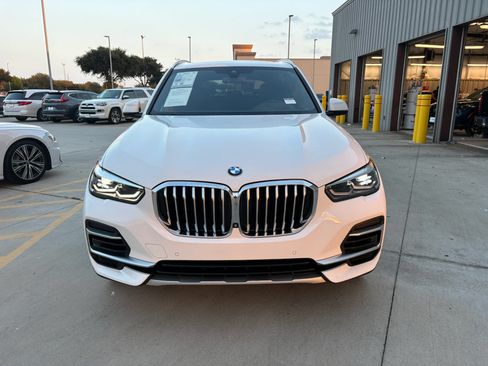 Used 2023 BMW X5 xDrive40i w/ Premium Package AWD/4WD image 3