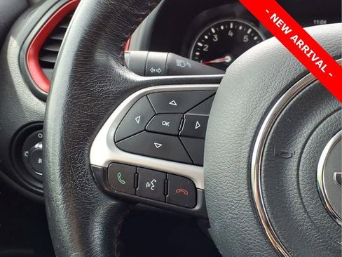 Used 2016 Jeep Renegade Trailhawk AWD/4WD image 19