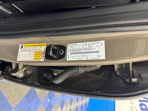 Used 2025 Ford F150 Lariat w/ Equipment Group 502A High AWD/4WD image 34