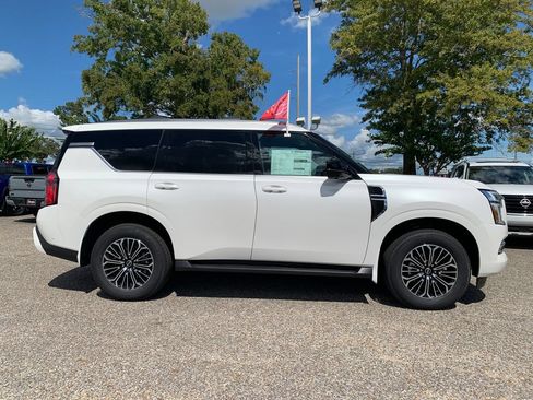 New 2026 Nissan Armada SL AWD/4WD image 2