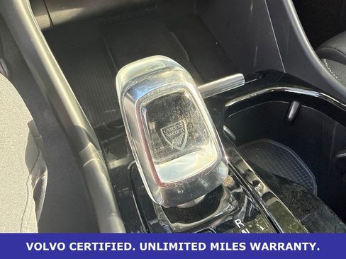 Used 2025 Volvo XC40 B5 Plus AWD/4WD image 24