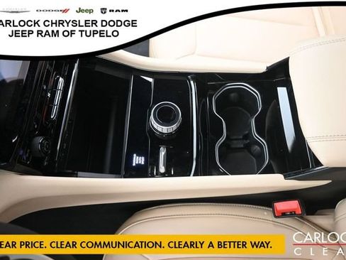 Used 2023 Jeep Grand Cherokee Limited AWD/4WD image 22