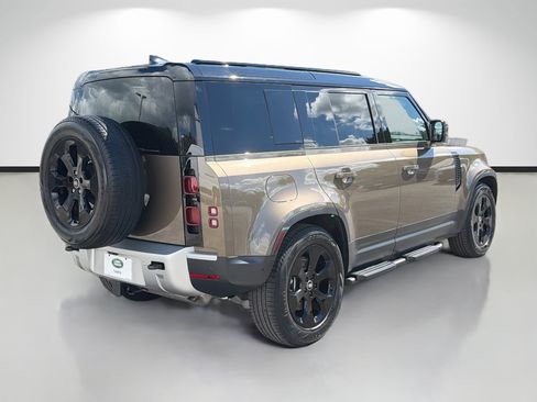Used 2025 Land Rover Defender 110 S AWD/4WD image 5