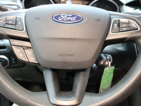 Used 2018 Ford Focus SE image 16