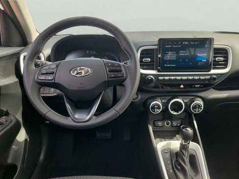 New 2025 Hyundai Venue Limited image 5