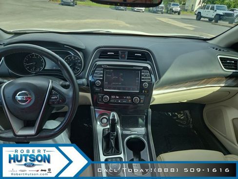 Used 2017 Nissan Maxima Platinum FWD image 16