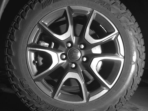 Used 2025 Jeep Compass Trailhawk image 12