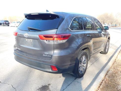 Used 2018 Toyota Highlander XLE image 4