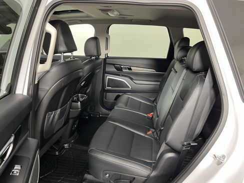Used 2022 Kia Telluride EX image 12