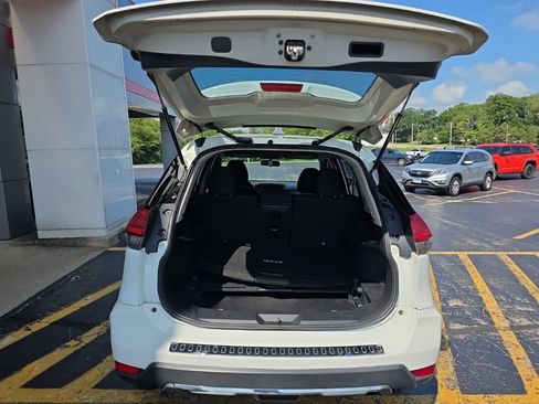 Used 2017 Nissan Rogue S AWD/4WD image 5