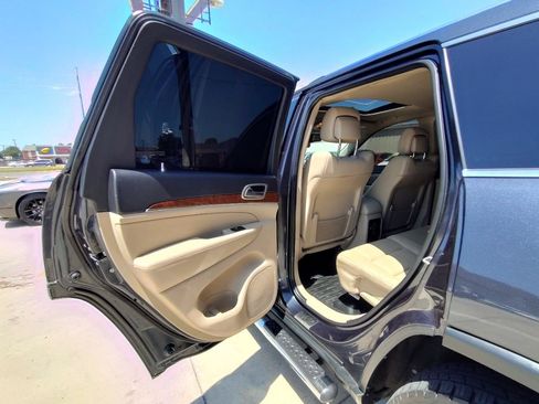 Used 2013 Jeep Grand Cherokee Limited w/ Mopar Chrome Edition Group RWD image 28