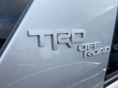 Used 2020 Toyota 4Runner TRD Off-Road Premium image 15