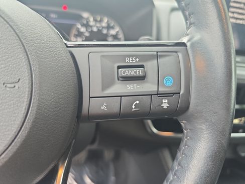 Certified 2023 Nissan Rogue SL FWD image 18