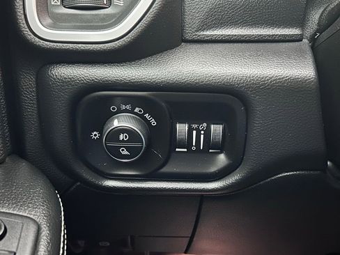 Used 2019 RAM 2500 Big Horn image 19