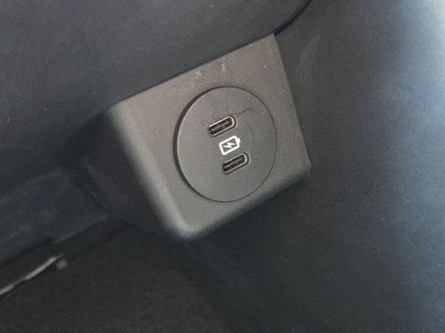 Used 2025 Ford Explorer ST-Line w/ ST-Line Street Pack image 9