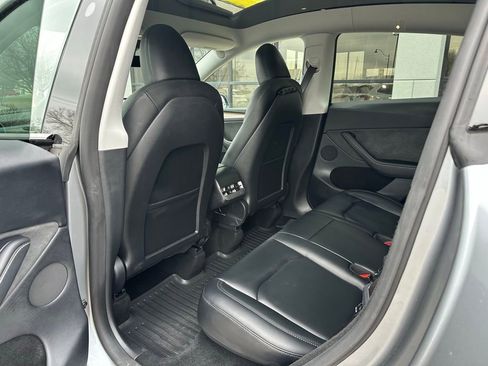 Used 2024 Tesla Model Y Long Range image 21