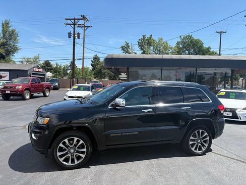 Used 2017 Jeep Grand Cherokee Overland AWD/4WD image 3