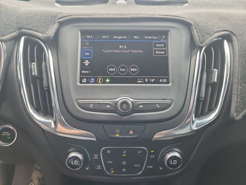 Used 2024 Chevrolet Equinox LT FWD image 18