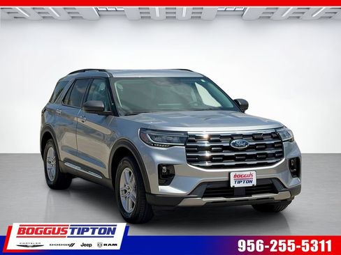 Used 2025 Ford Explorer Active w/ Active Comfort Package RWD image 1