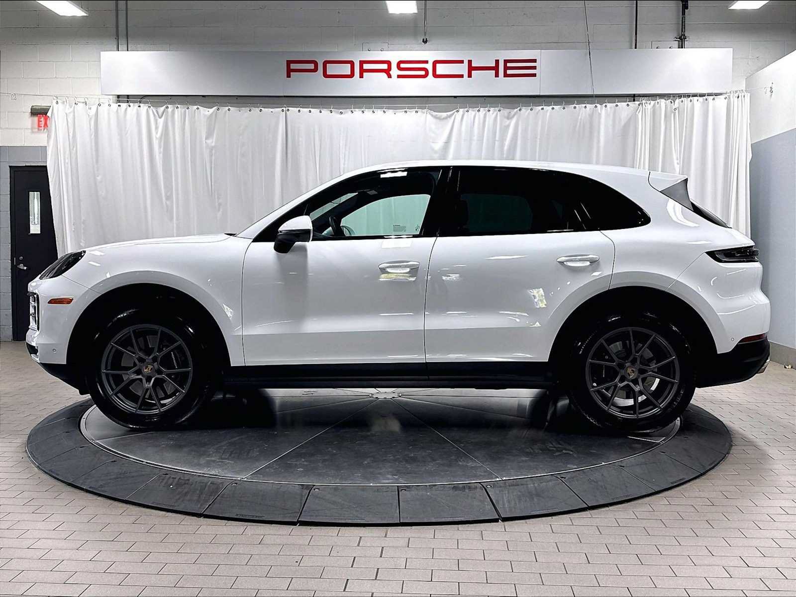 Used 2026 Porsche Cayenne AWD/4WD image 2