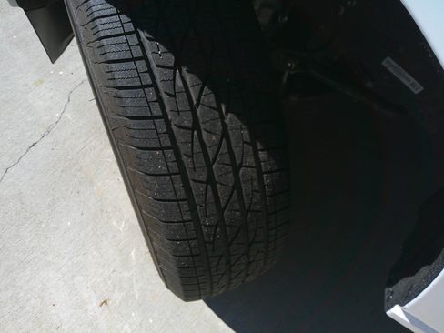 Used 2025 Toyota Tacoma SR5 image 15