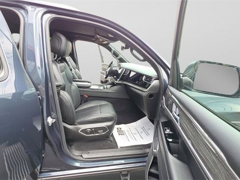 Used 2022 Jeep Wagoneer Series III w/ Premium Group I image 12