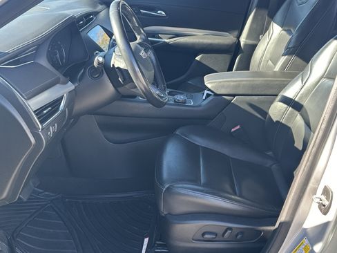 Used 2020 Cadillac XT4 Premium Luxury image 9