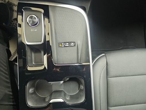 Used 2025 Buick Enclave Preferred image 9